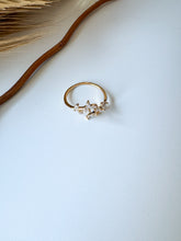 Load image into Gallery viewer, Dainty Studded Fern Open Band Ring – Nature-Inspired Adjustable Ring