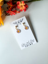 Load image into Gallery viewer, ✅ Spring Floral Earrings