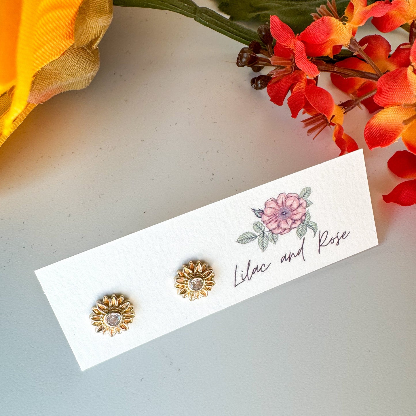 ✅ Daisy Stud Earrings