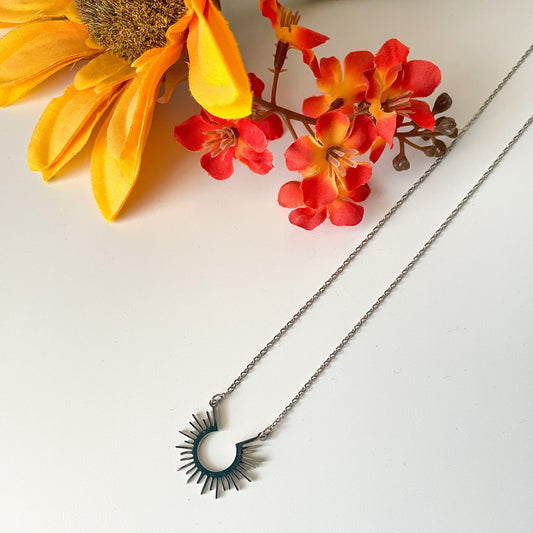 ✨ Boho Shining Sun Necklace