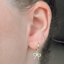 Load image into Gallery viewer, minimal bow detail hoop earrings lightweight jewelry