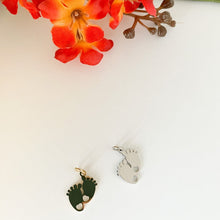 Load image into Gallery viewer, ✨ Baby Feet Necklace