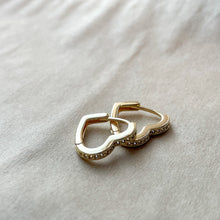Load image into Gallery viewer, CZ Heart Huggies