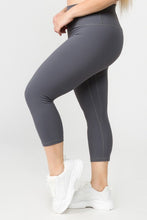 Load image into Gallery viewer, Buttery Soft Capri Activewear  Leggings
