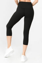 Load image into Gallery viewer, Buttery Soft Capri Activewear Leggings
