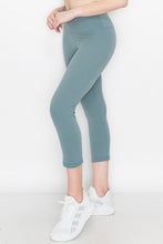 Load image into Gallery viewer, Buttery Soft Capri Activewear Leggings
