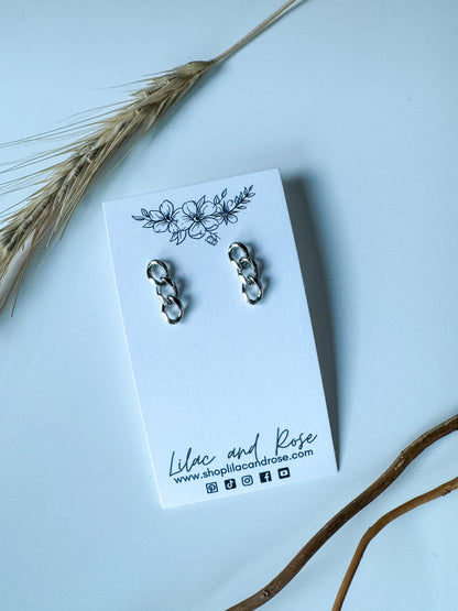✨ Three Chain Earrings – Modern Edge Meets Lightweight Movement