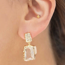 Load image into Gallery viewer, Molten Drop Earrings
