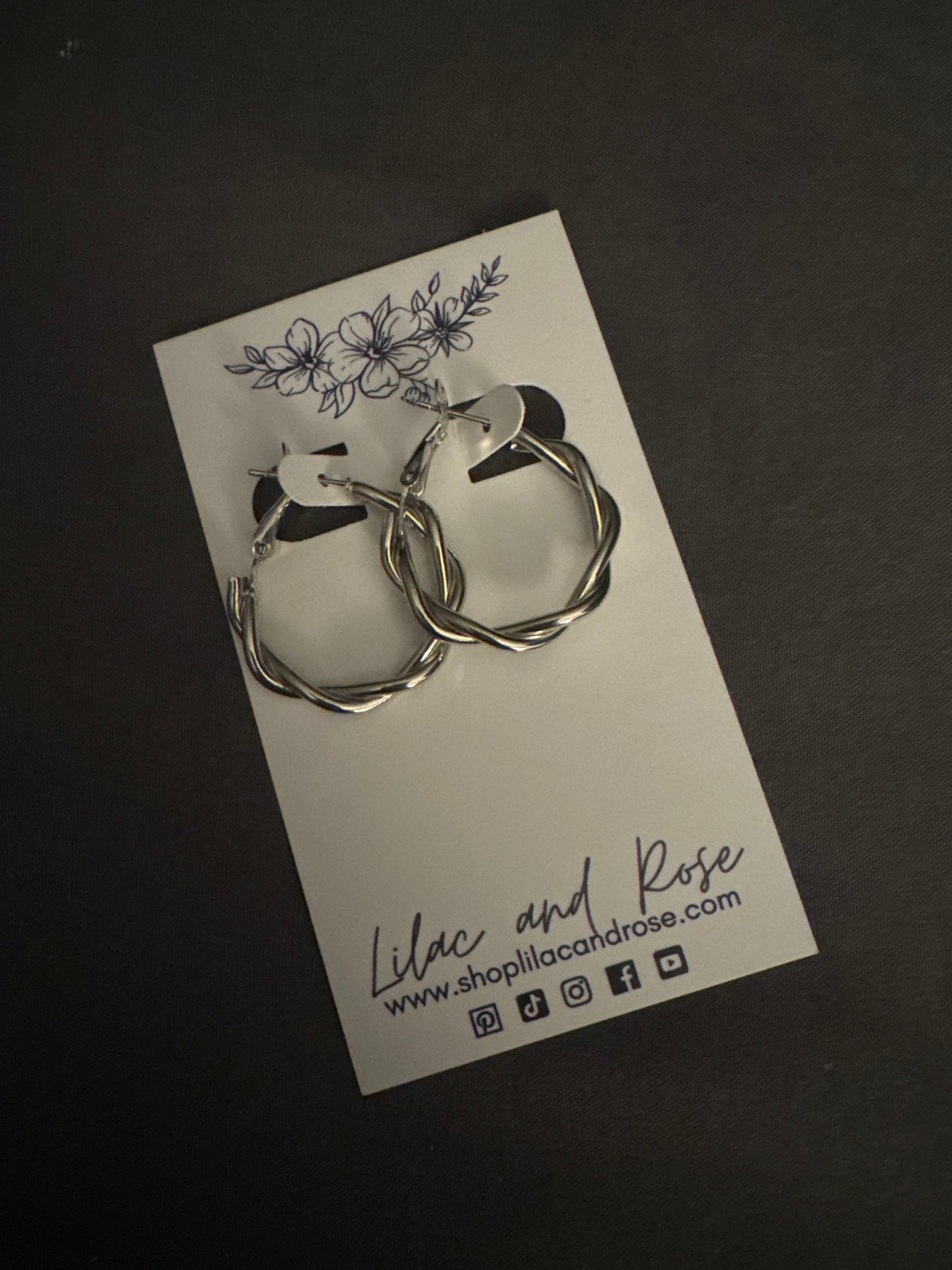 ✨ Silver Twist Hoop Earrings