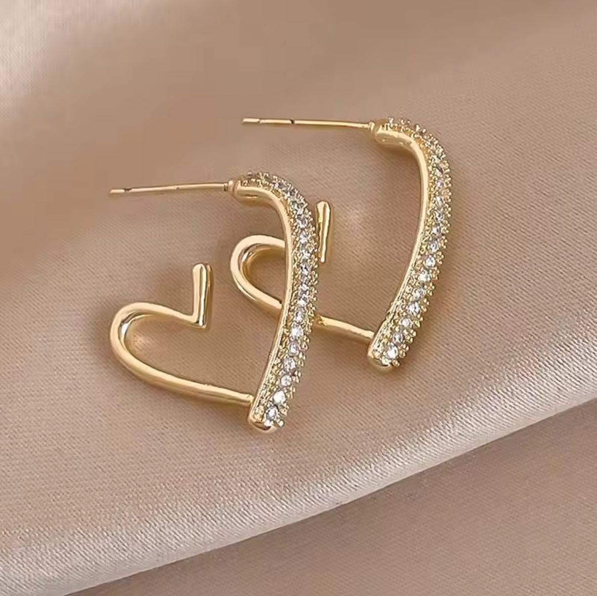 ✨ CZ Heart Hoop Earrings – Sparkling Romance with a Modern Twist