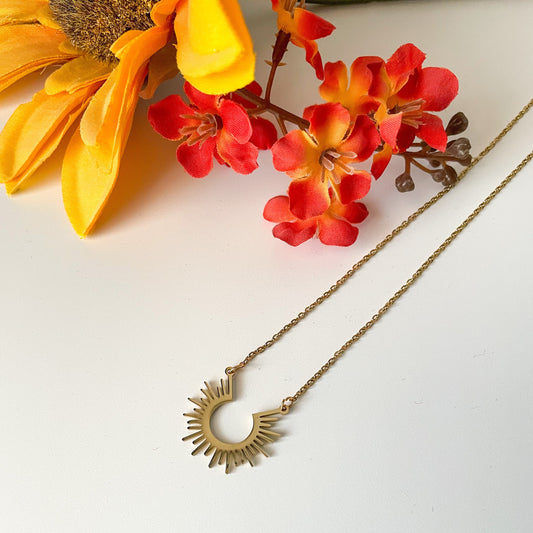 ✨ Boho Shining Sun Necklace