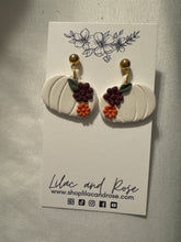 Load image into Gallery viewer, Pumpkin Earrings
