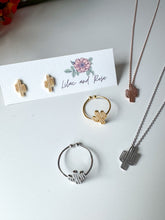 Load image into Gallery viewer, Cactus Pendant Necklace

