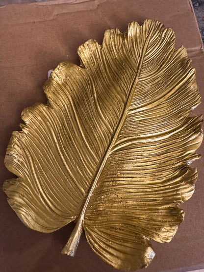 ✨ Gold Leaf Shaped Jewelry Dish – Elegant Catchall for Rings & Small Treasures