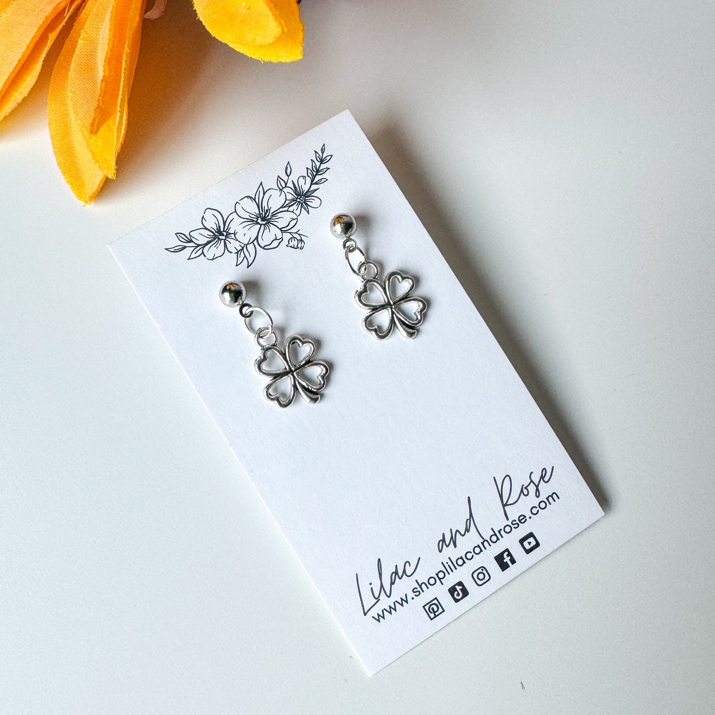 ✅ Clover Earrings