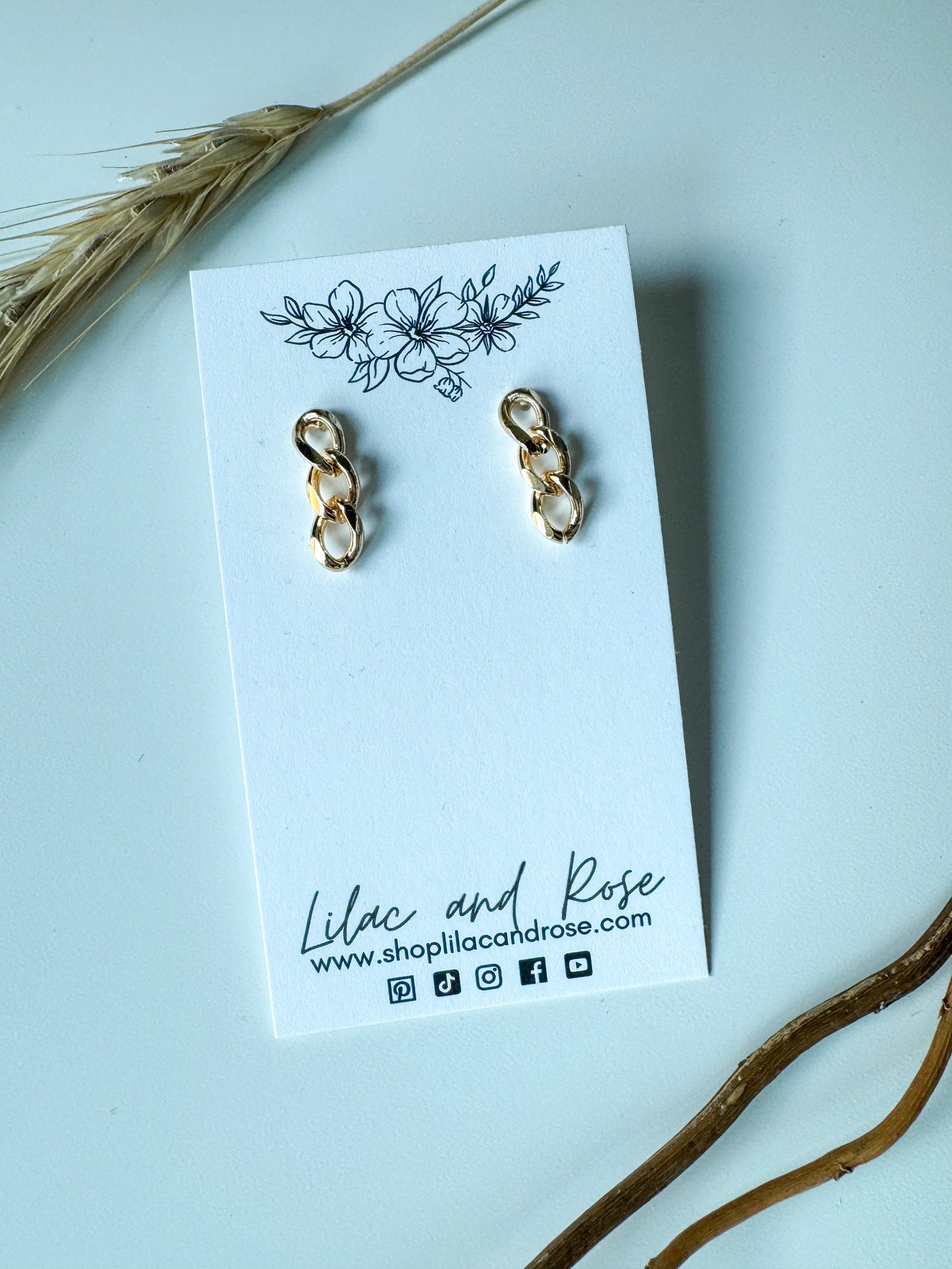 ✨ Three Chain Earrings – Modern Edge Meets Lightweight Movement
