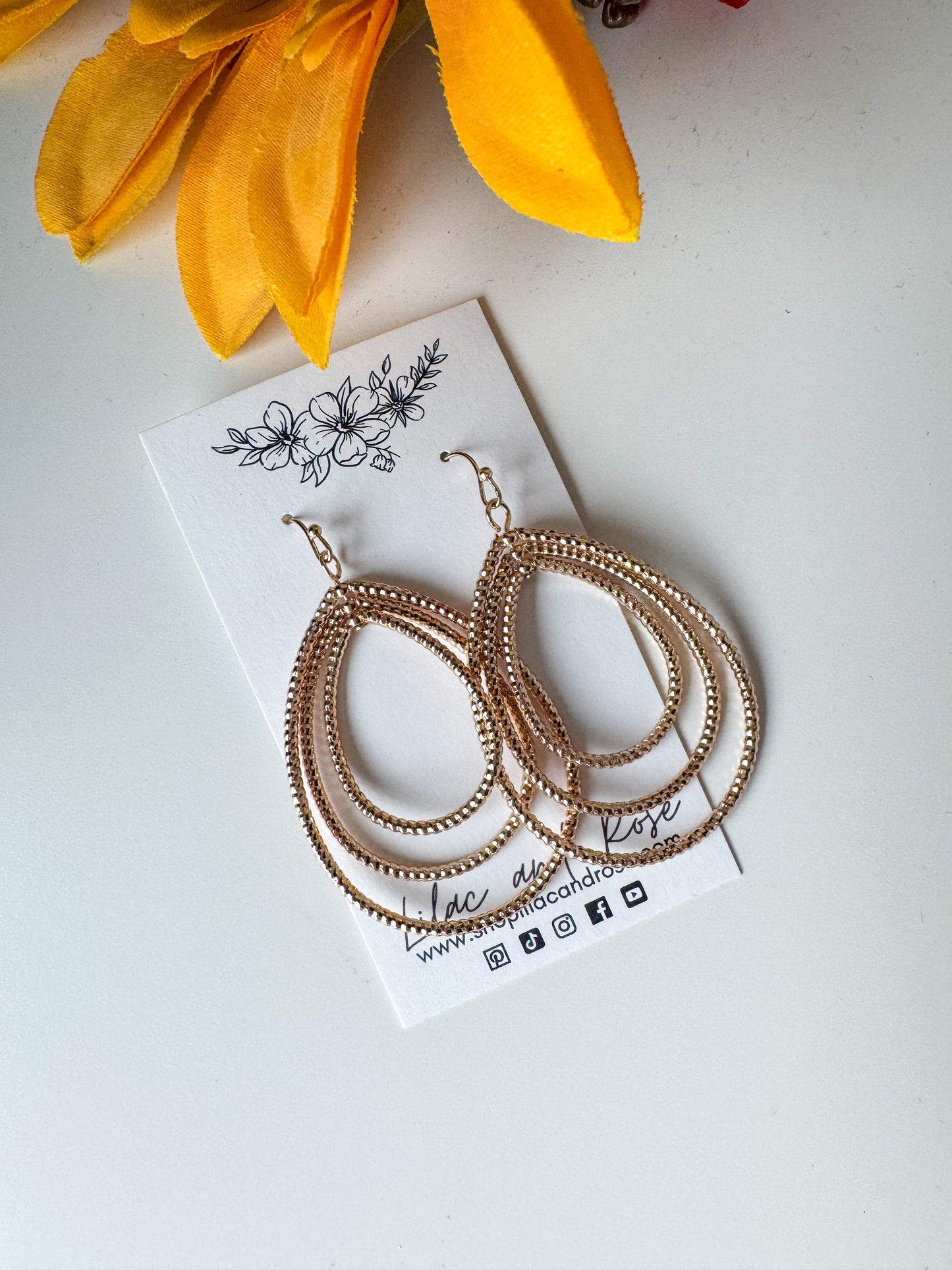 ✨ Three Tear Drop Dangle Earrings