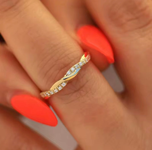 ✨ CZ Twist Ring