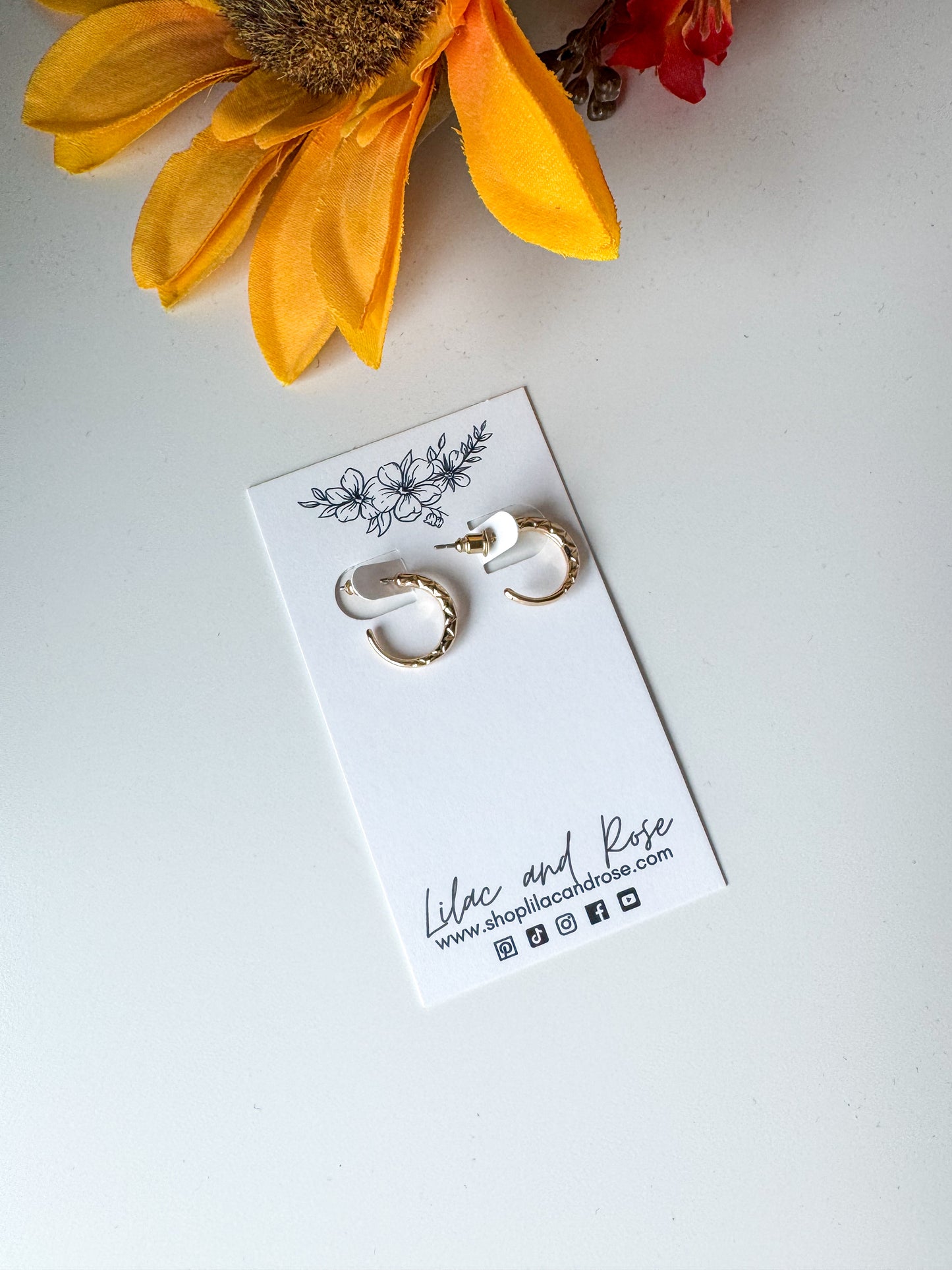✨ Snake Textured Hoop Earrings