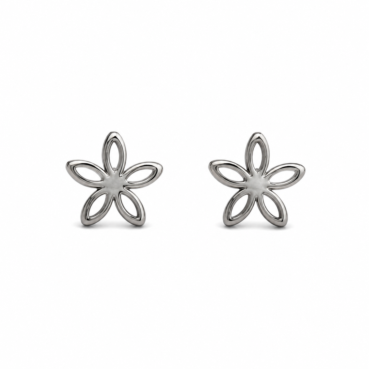 ✅ Flower Stud Earrings – Delicate Petals for Everyday Charm