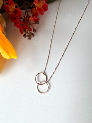 Metallic Dual Circle Pendant Necklace