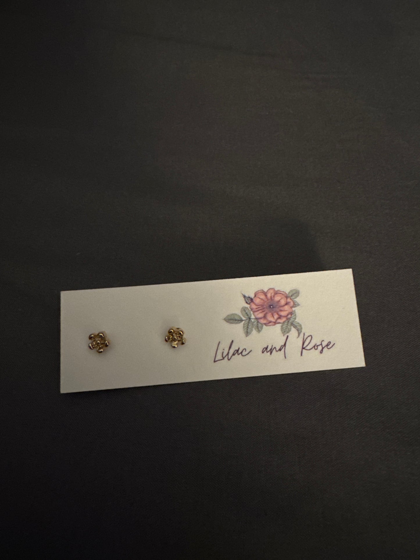 ✨ Tiny Flower Stud Earring