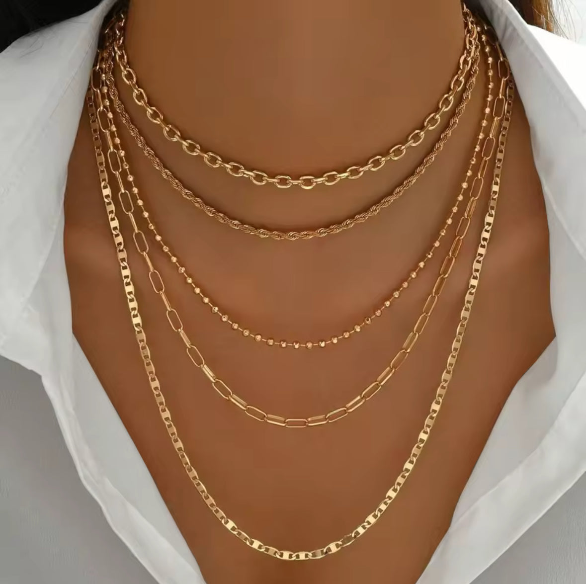✨ Flat Link Statement Chain – Shiny Gold Layer