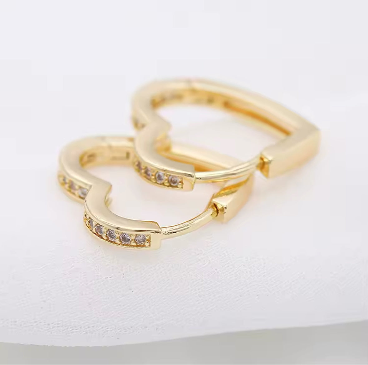 ✨ CZ Heart Huggies