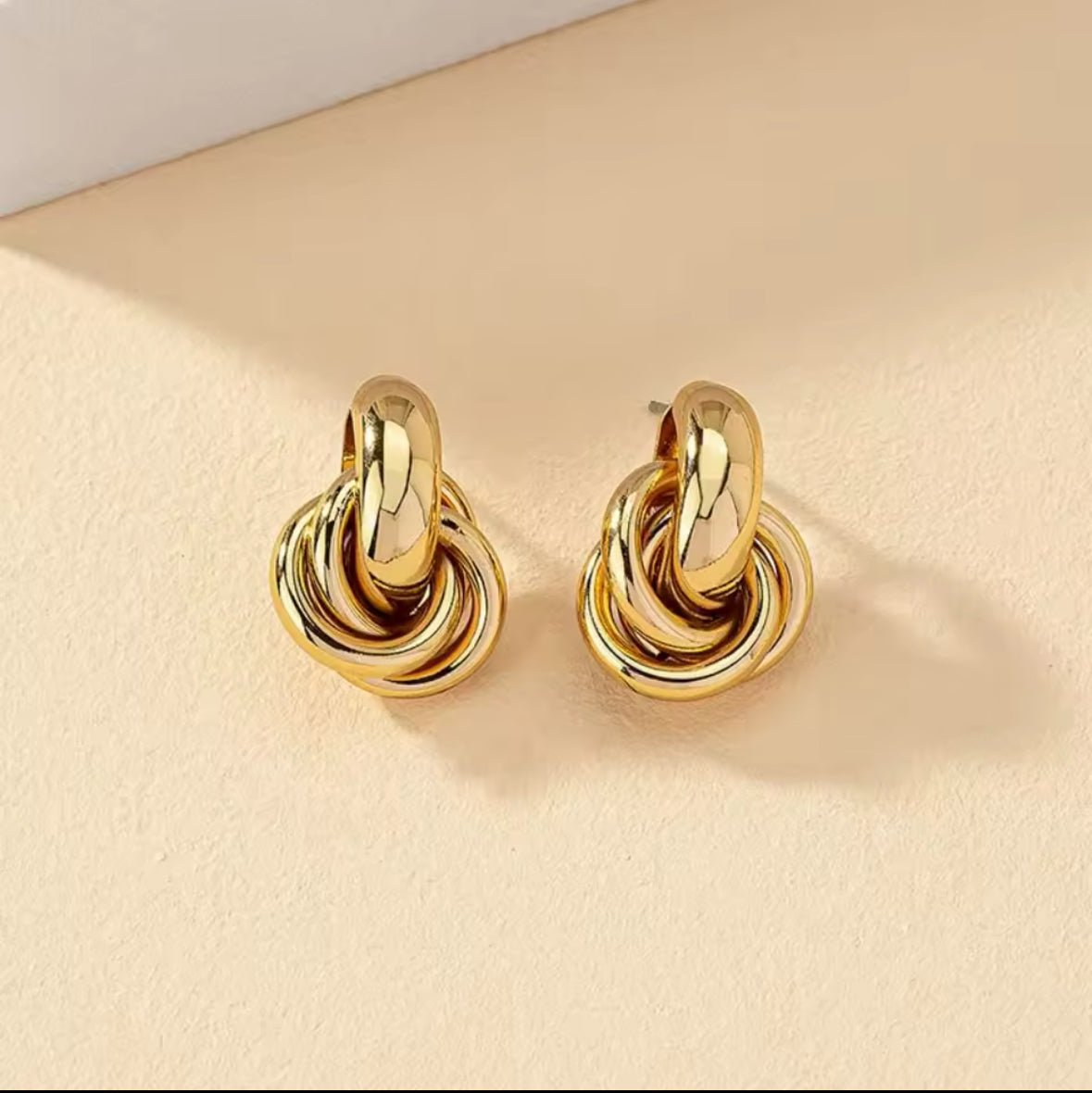 ✨ Knot Hoop Earrings