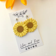Load image into Gallery viewer, Sunflower Earrings
