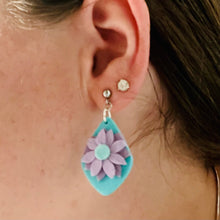 Load image into Gallery viewer, Flower Lucy Earrings
