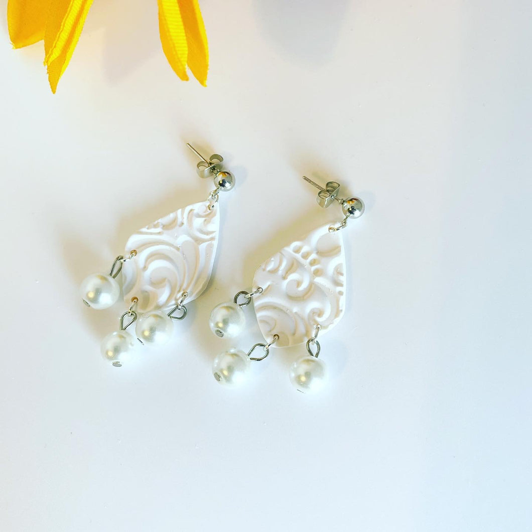 White Textured Lucy Earrings with Pearls