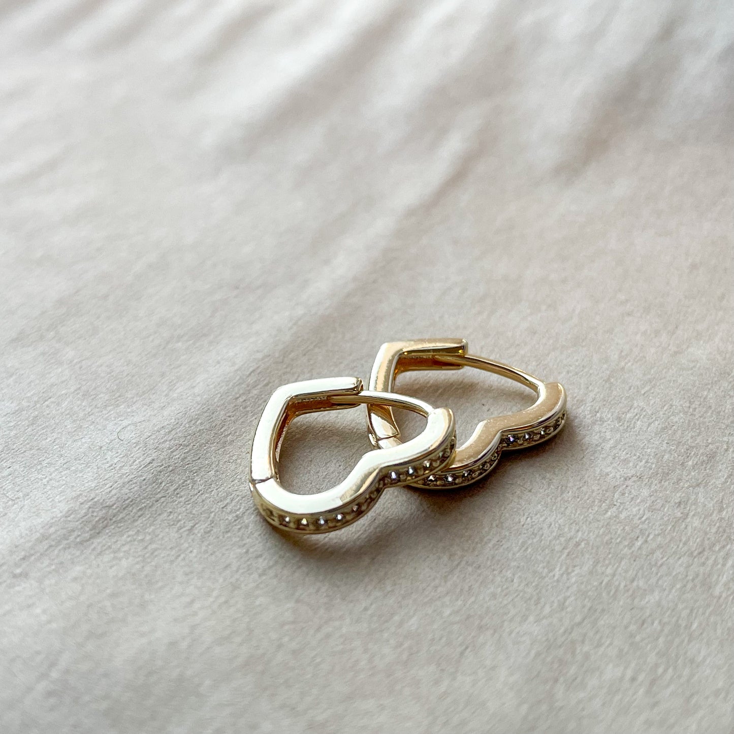 ✨ CZ Heart Huggies