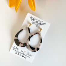 Load image into Gallery viewer, Tortoise Shell Earrings
